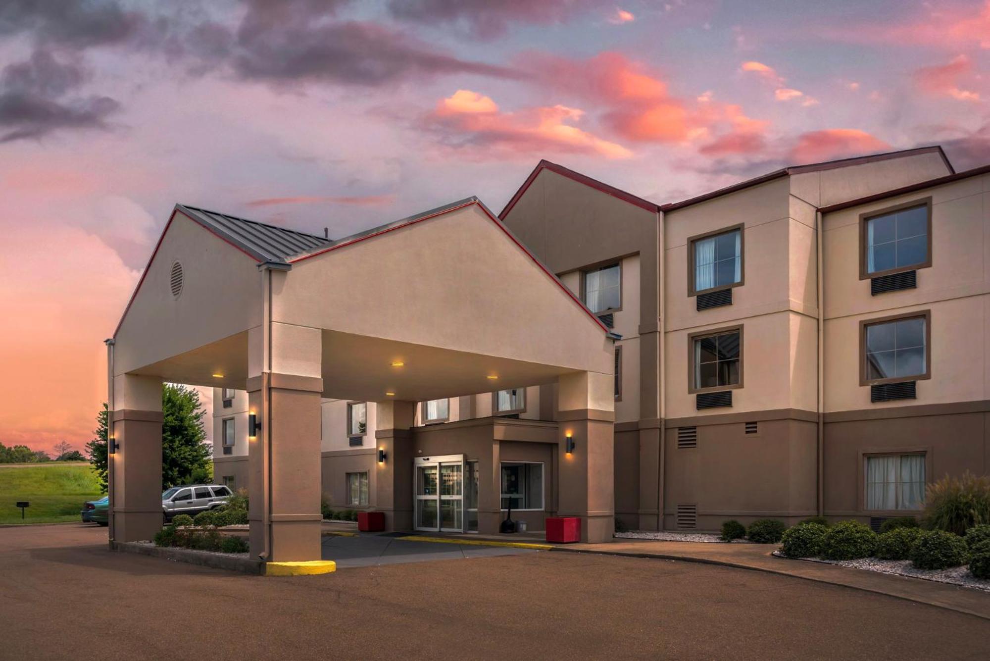 Red Roof Inn & Suites Vicksburg Esterno foto